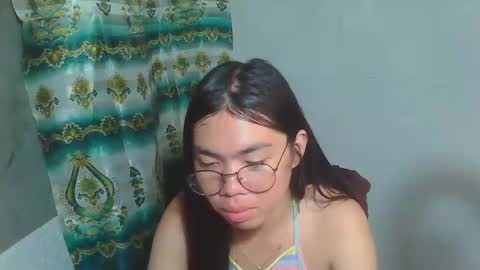 Snapshot of asian_rhean chatting on 7, 3, 2025 Rhean online show from 7, 3, 2025