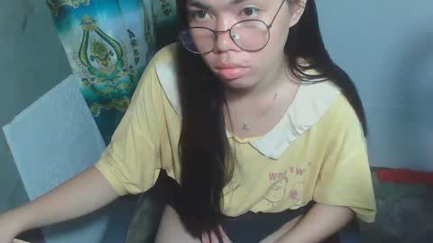 Snapshot of asian_rhean chatting on 8, 3, 2025 Rhean online show from 8, 3, 2025