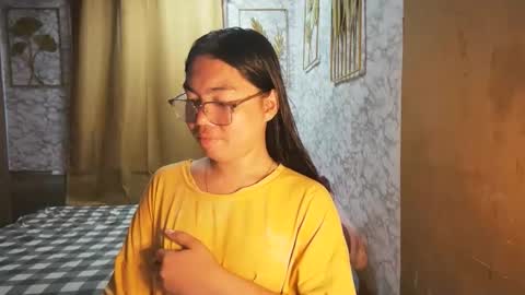 Snapshot of asian_rhean chatting on 11, 9, 2025 Rhean online show from 11, 9, 2025