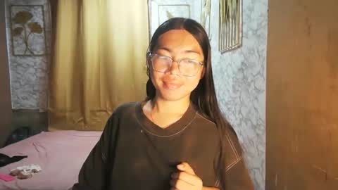 Snapshot of asian_rhean chatting on 15, 9, 2025 Rhean online show from 15, 9, 2025