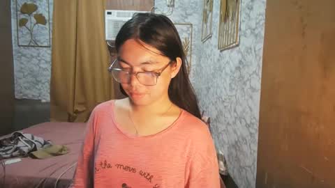 Snapshot of asian_rhean chatting on 24, 9, 2025 Rhean online show from 24, 9, 2025