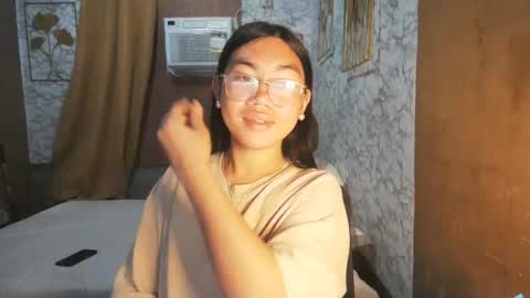 Snapshot of asian_rhean chatting on 2, 10, 2025 Rhean online show from 2, 10, 2025