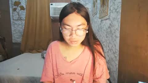 Snapshot of asian_rhean chatting on 3, 10, 2025 Rhean online show from 3, 10, 2025