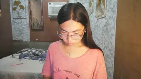 Snapshot of asian_rhean chatting on 7, 10, 2025 Rhean online show from 7, 10, 2025