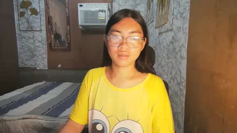 Snapshot of asian_rhean chatting on 21, 10, 2025 Rhean online show from 21, 10, 2025