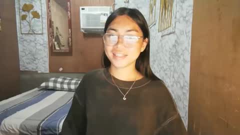 Snapshot of asian_rhean chatting on 27, 10, 2025 Rhean online show from 27, 10, 2025