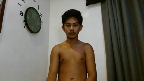 Snapshot of asiancockhero22 chatting on 15, 12, 2025 HERO online show from 15, 12, 2025