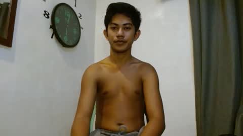 Snapshot of asiancockhero22 chatting on 17, 12, 2025 HERO online show from 17, 12, 2025