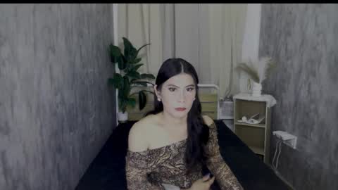 asianloreen24 online show from 18, 12, 2025