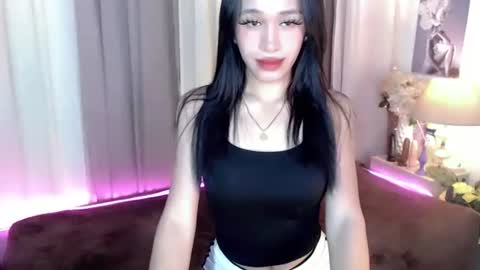asianpetite_ivy online show from 28, 9, 2025