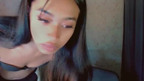 kisses online show from 10, 3, 2026