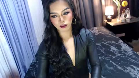 Margaux Miller online show from 15, 10, 2025