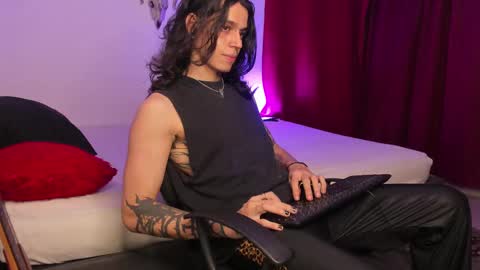 asmodeuszz online show from 15, 2, 2025