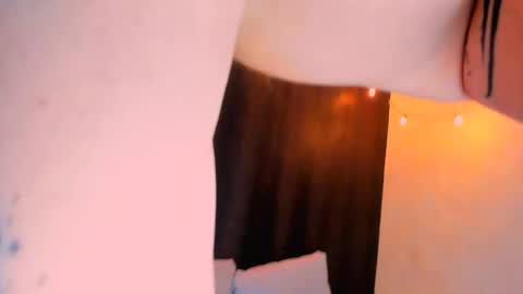 Snapshot of asshunter4k chatting on 19, 12, 2025 asshunter4k online show from 19, 12, 2025