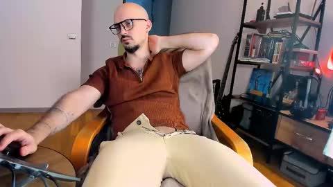 Snapshot of asshunter4k chatting on 7, 1, 2026 asshunter4k online show from 7, 1, 2026