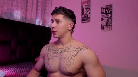 Snapshot of astonhills chatting on 1, 10, 2025 astonhills online show from 1, 10, 2025