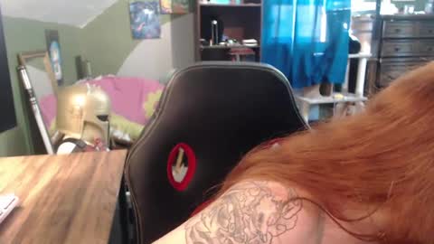 Snapshot of astraeasiren chatting on 3, 10, 2025 AstraeaSiren online show from 3, 10, 2025