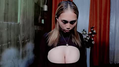 Snapshot of astrid_khalifa chatting on 9, 10, 2025 Astrid online show from 9, 10, 2025