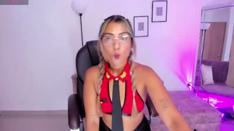 Snapshot of asura_love chatting on 18, 7, 2026 asura_love online show from 18, 7, 2026