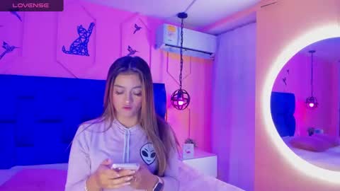 Athenea online show from 8, 2, 2025