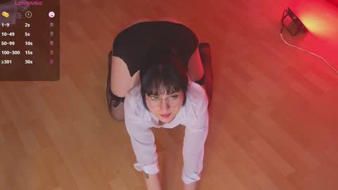 Atenea  online show from 31, 1, 2025