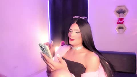 ateneataylor online show from 12, 9, 2025