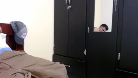 Snapshot of athleticboy2026 chatting on 19, 12, 2025 Robin online show from 19, 12, 2025