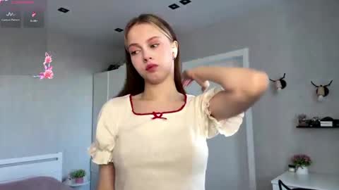 Jolyn online show from 4, 5, 2026