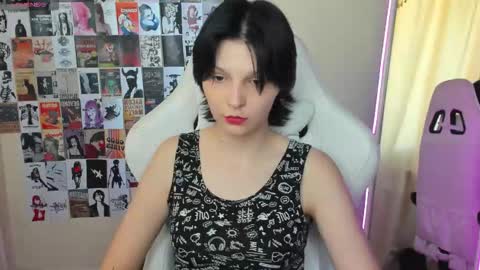 Snapshot of audreyykim chatting on 19, 9, 2025 Audrey online show from 19, 9, 2025