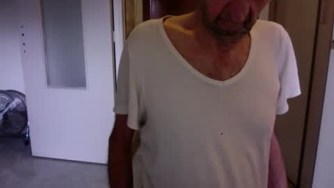 Snapshot of auguste688483 chatting on 3, 2, 2026 auguste688483 online show from 3, 2, 2026