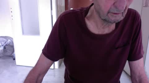 Snapshot of auguste688483 chatting on 4, 3, 2026 auguste688483 online show from 4, 3, 2026