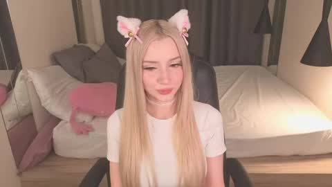Snapshot of aurasanrise chatting on 16, 5, 2026 Aura online show from 16, 5, 2026