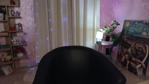 Snapshot of aurora_aksness chatting on 10, 12, 2024 Aurora online show from 10, 12, 2024