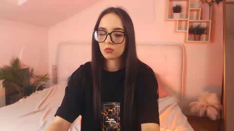 Snapshot of aurora_aksness chatting on 6, 2, 2025 Aurora online show from 6, 2, 2025