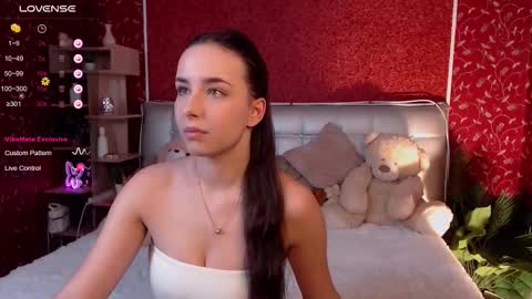 Snapshot of aurora_aksness chatting on 20, 11, 2025 Aurora online show from 20, 11, 2025