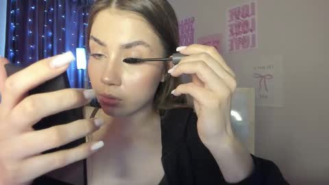 aurora_glow_211 online show from 20, 3, 2026