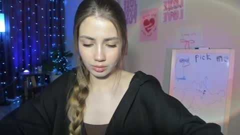 aurora_glow_211 online show from 21, 3, 2026