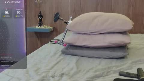 Snapshot of aurora_radiance chatting on 8, 11, 2025 Serena online show from 8, 11, 2025