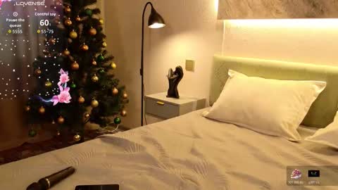 Snapshot of aurora_radiance chatting on 18, 12, 2025 Serena online show from 18, 12, 2025