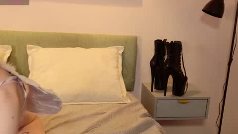 Snapshot of aurora_radiance chatting on 14, 2, 2026 Serena online show from 14, 2, 2026