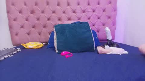 auroraa_miller online show from 9, 9, 2025