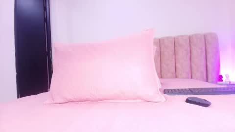 auroraa_miller online show from 15, 11, 2025