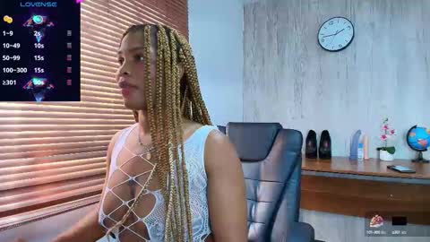 Snapshot of aurorabrow chatting on 8, 9, 2025 Ariana online show from 8, 9, 2025