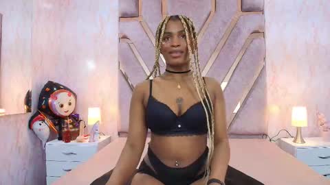 Snapshot of aurorabrow chatting on 13, 10, 2025 Ariana online show from 13, 10, 2025