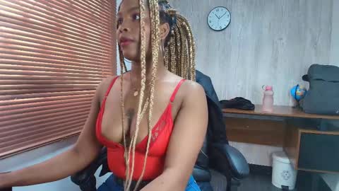 Snapshot of aurorabrow chatting on 20, 10, 2025 Ariana online show from 20, 10, 2025