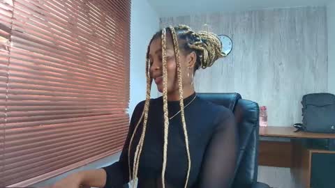 Snapshot of aurorabrow chatting on 21, 10, 2025 Ariana online show from 21, 10, 2025