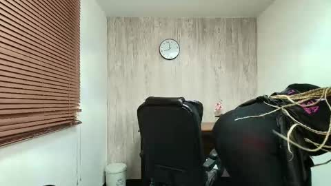 Snapshot of aurorabrow chatting on 12, 11, 2025 Ariana online show from 12, 11, 2025