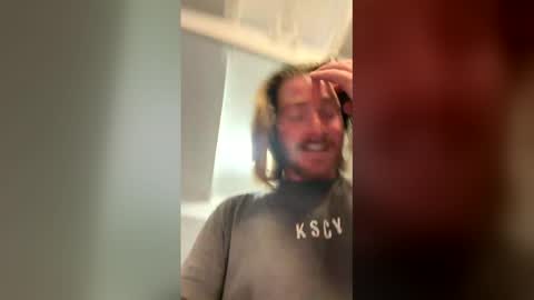 Snapshot of aussie_surf_dude chatting on 15, 3, 2026 Aussie online show from 15, 3, 2026