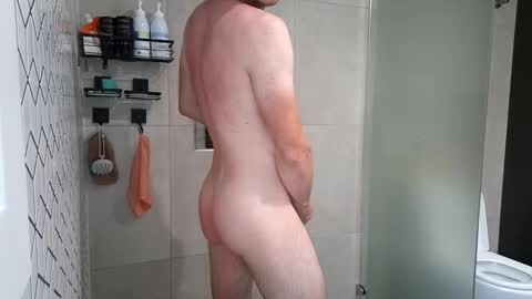 Snapshot of aussieweapon chatting on 13, 10, 2025 Nick online show from 13, 10, 2025