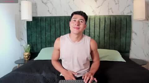 Snapshot of austinjones_ chatting on 8, 1, 2026 Austin online show from 8, 1, 2026